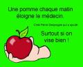 Une pomme.